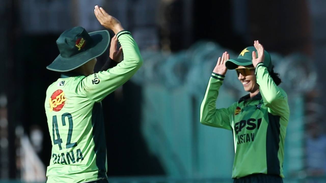Nashra Sandhu celebrates a wicket, Pakistan vs South Africa, 3rd women's ODI, Lahore, September 22, 2025