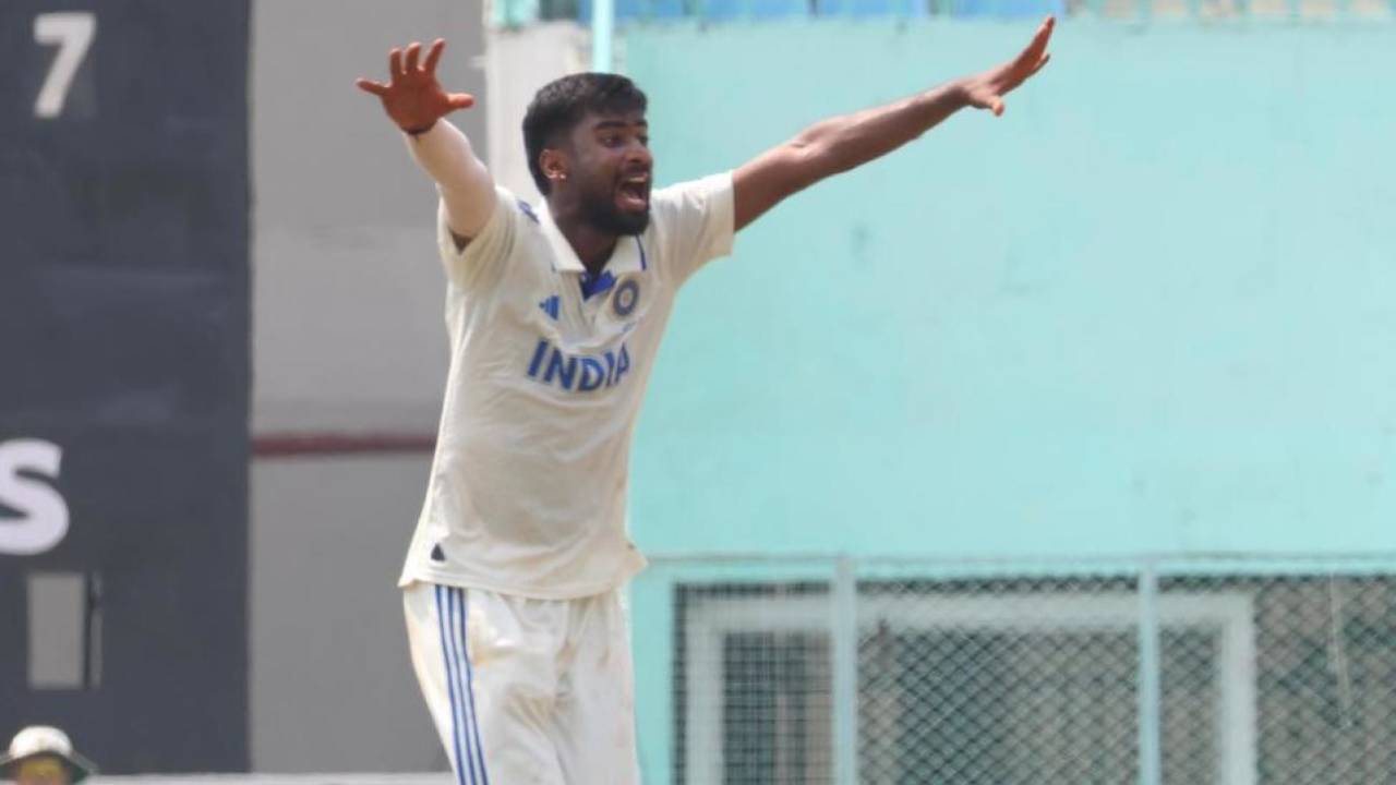 Manav Suthar struck in the 45th and 47th overs, India A vs Australia A, 2nd unofficial Test, 1st day, Lucknow, September 23, 2025