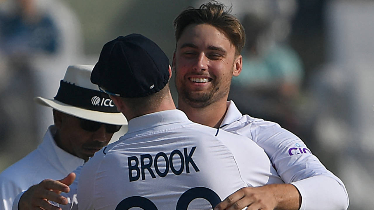 Will Jacks and Harry Brook celebrate the wicket of Haris Rauf, England vs Pakistan, Rawalpindi, December 4, 2022