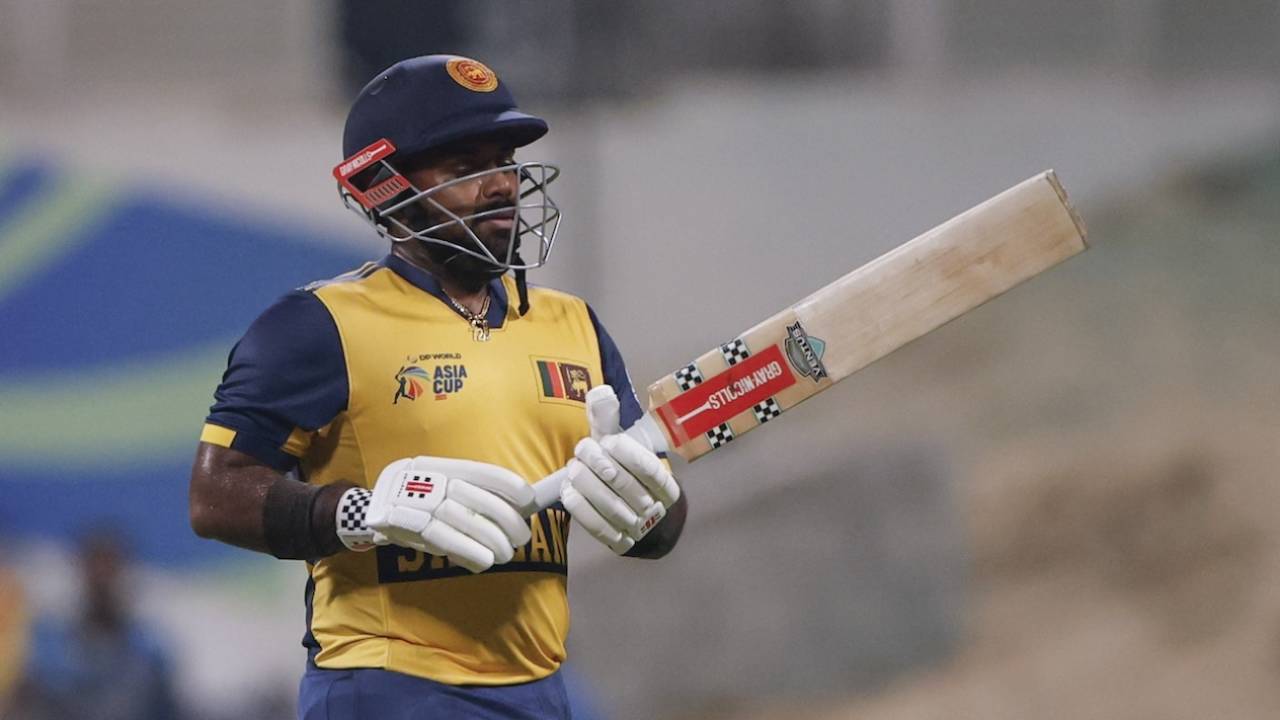Charith Asalanka walks back after being dismissed, Pakistan vs Sri Lanka, Asia Cup Super Fours, Abu Dhabi, September 23, 2025