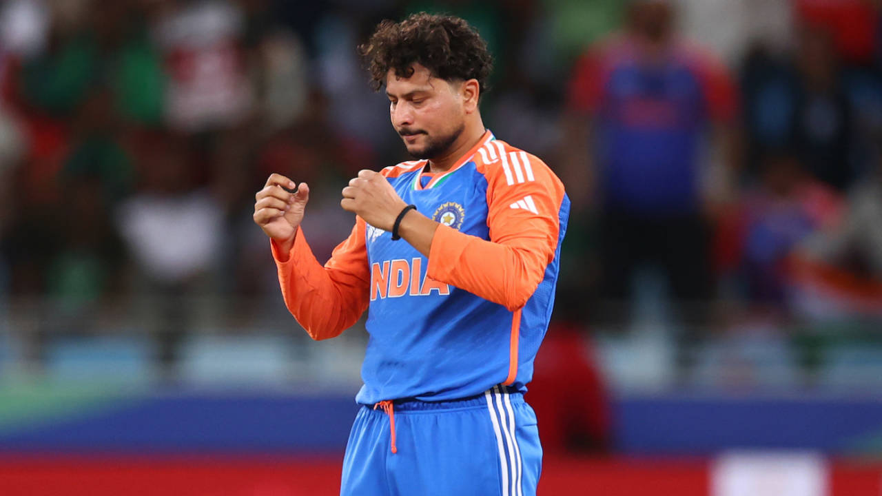 Kuldeep Yadav got the ball to grip to dismiss Parvez Hossain Emon, India vs Bangladesh, Super Fours, Asia Cup, Dubai, September 24, 2025