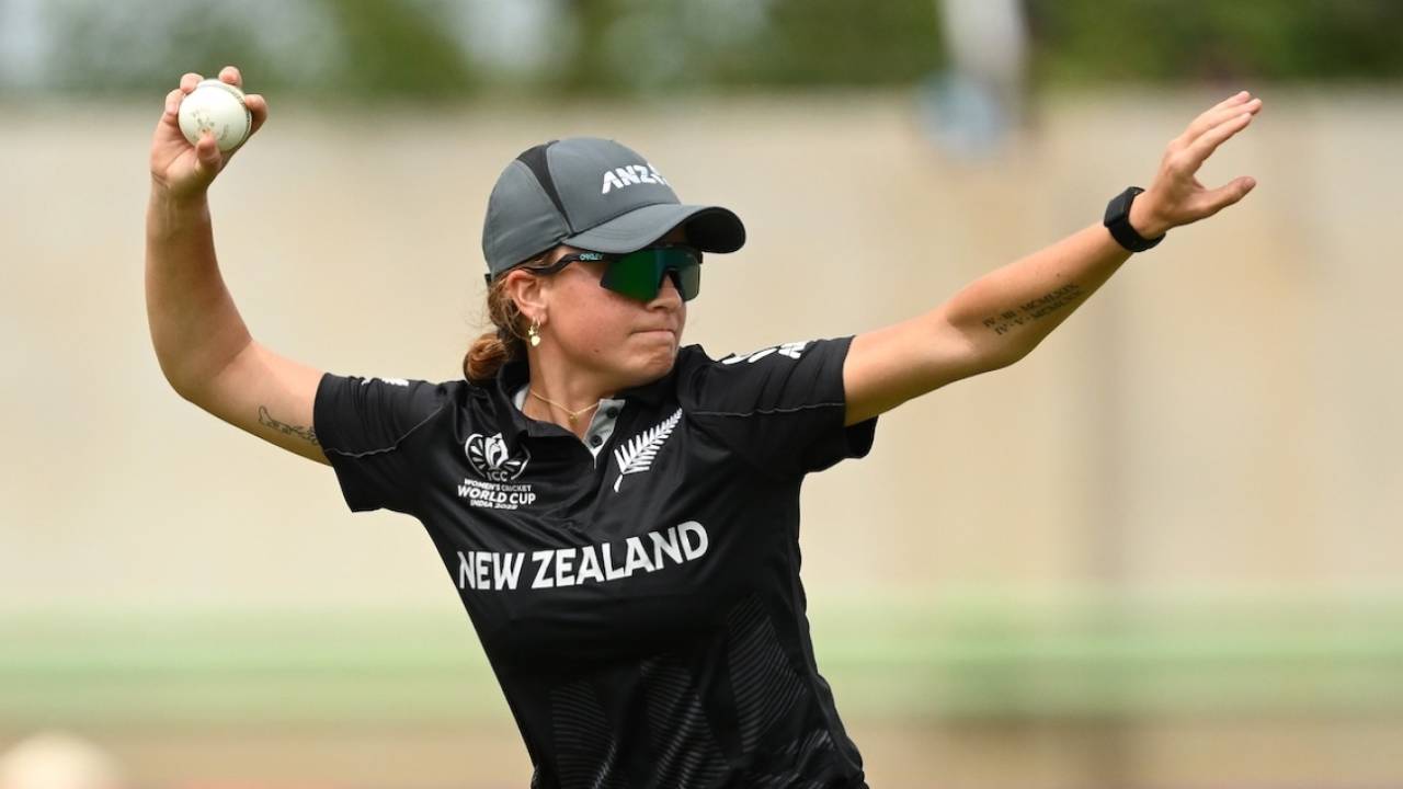 Eden Carson shapes up to throw the ball in, India A vs New Zealand, ICC Women's World Cup warm-up, Bengaluru, September 25, 2025