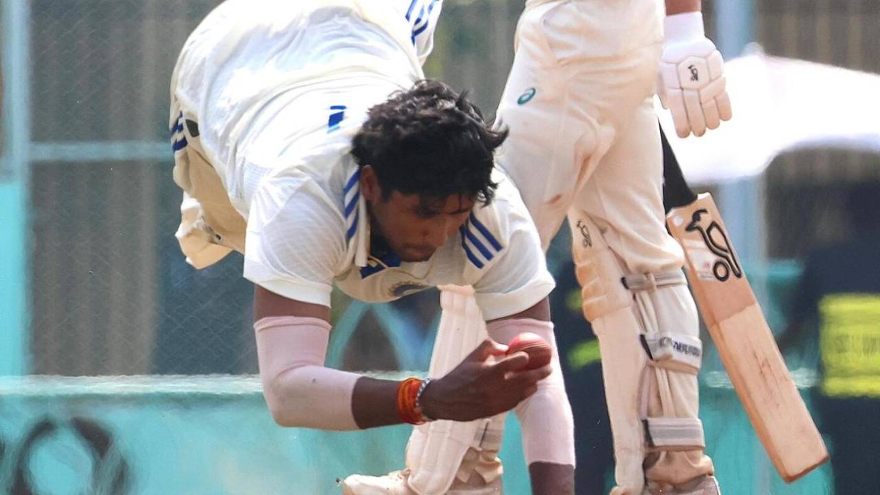 Yash Thakur's brilliant catch got rid of Henry Thornton, India A vs Australia A, 2nd unofficial Test, 3rd day, Lucknow, September 25, 2025