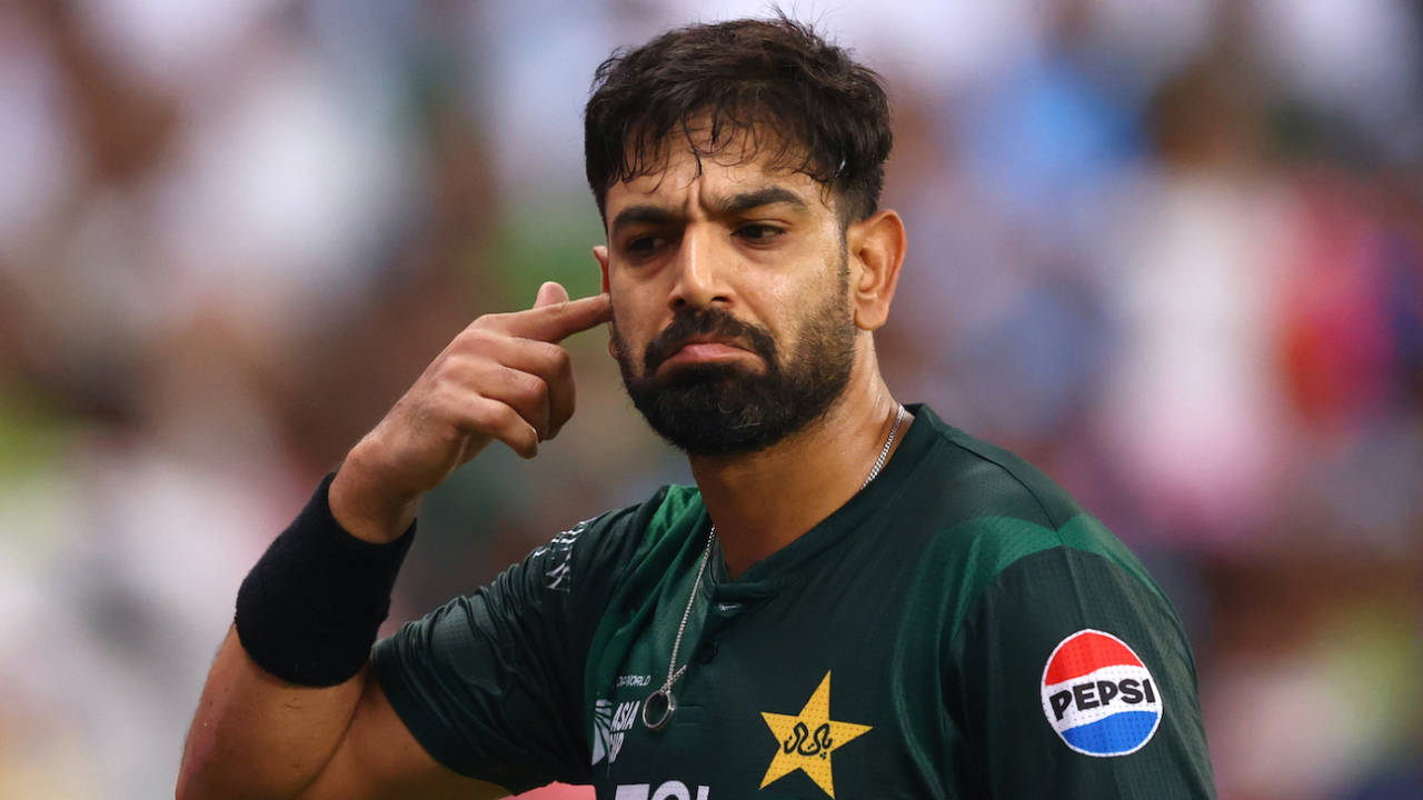Haris Rauf gestures on the field, India vs Pakistan, Super Fours, Asia Cup, Dubai, September 21, 2025