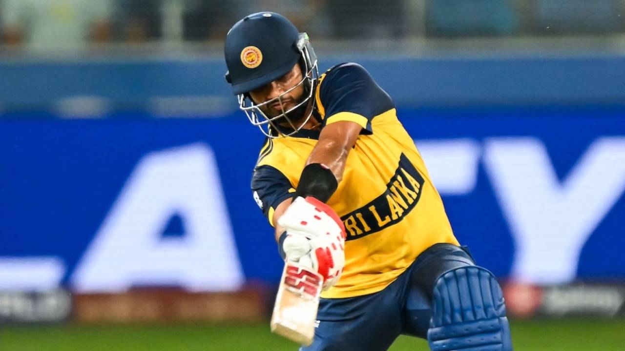 Dasun Shanaka couldn't do much in the Super Over, India vs Sri Lanka, Men's T20 Asia Cup, Dubai, September 26, 2025