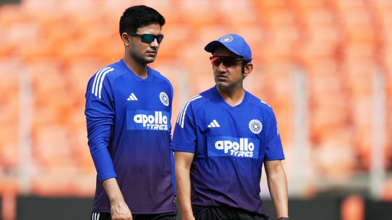 Shubman Gill has a chat with Gautam Gambhir, Ahmedabad, September 30, 2025