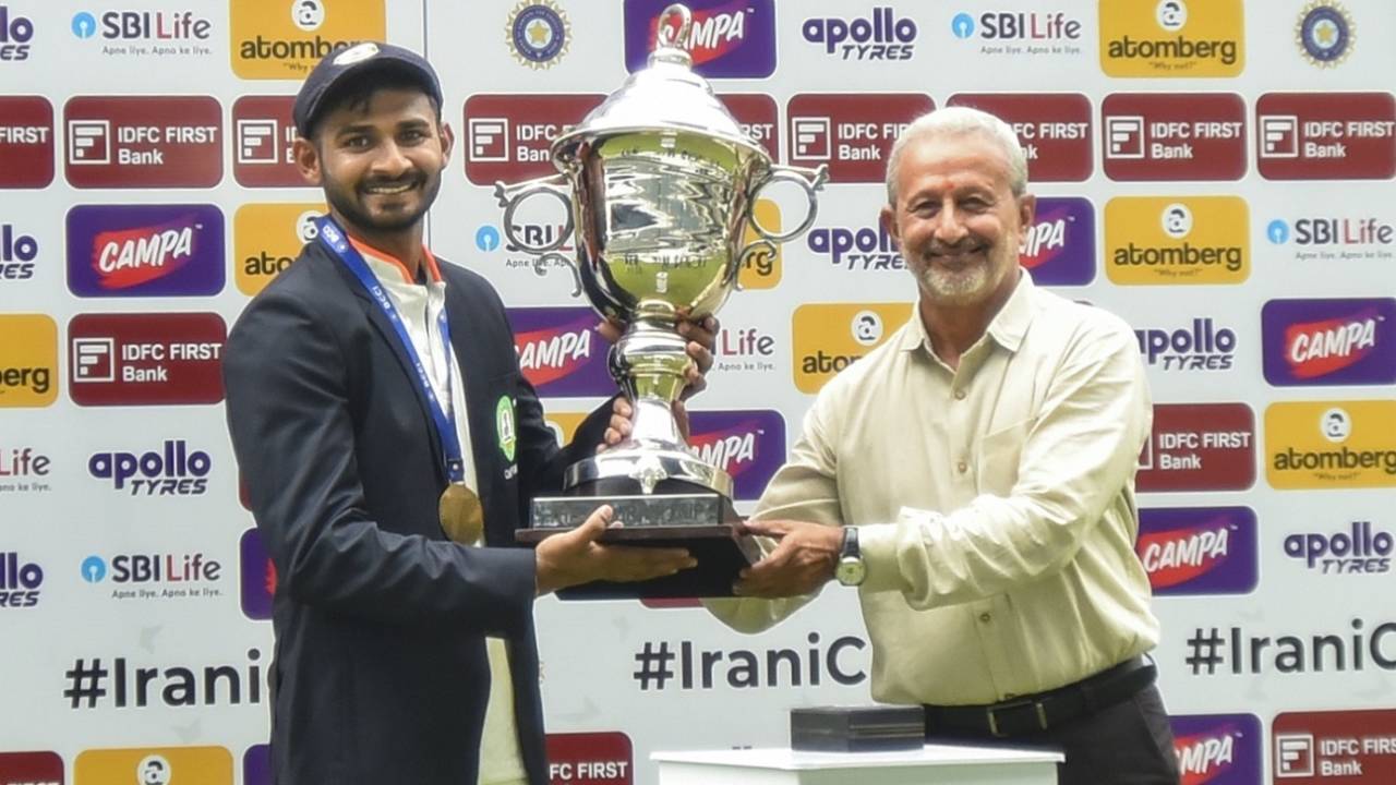 Akshay Wadkar gets his hands on the Irani Cup, Vidarbha vs Rest of India, Irani Cup, 5th day, Nagpur, October 5, 2025