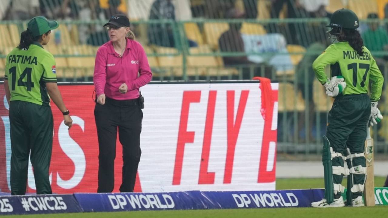Pakistan captain Fatima Sana chats with the fourth umpire after Muneeba Ali's run-out decision, India vs Pakistan, Women's ODI World Cup, Colombo, October 5, 2025
