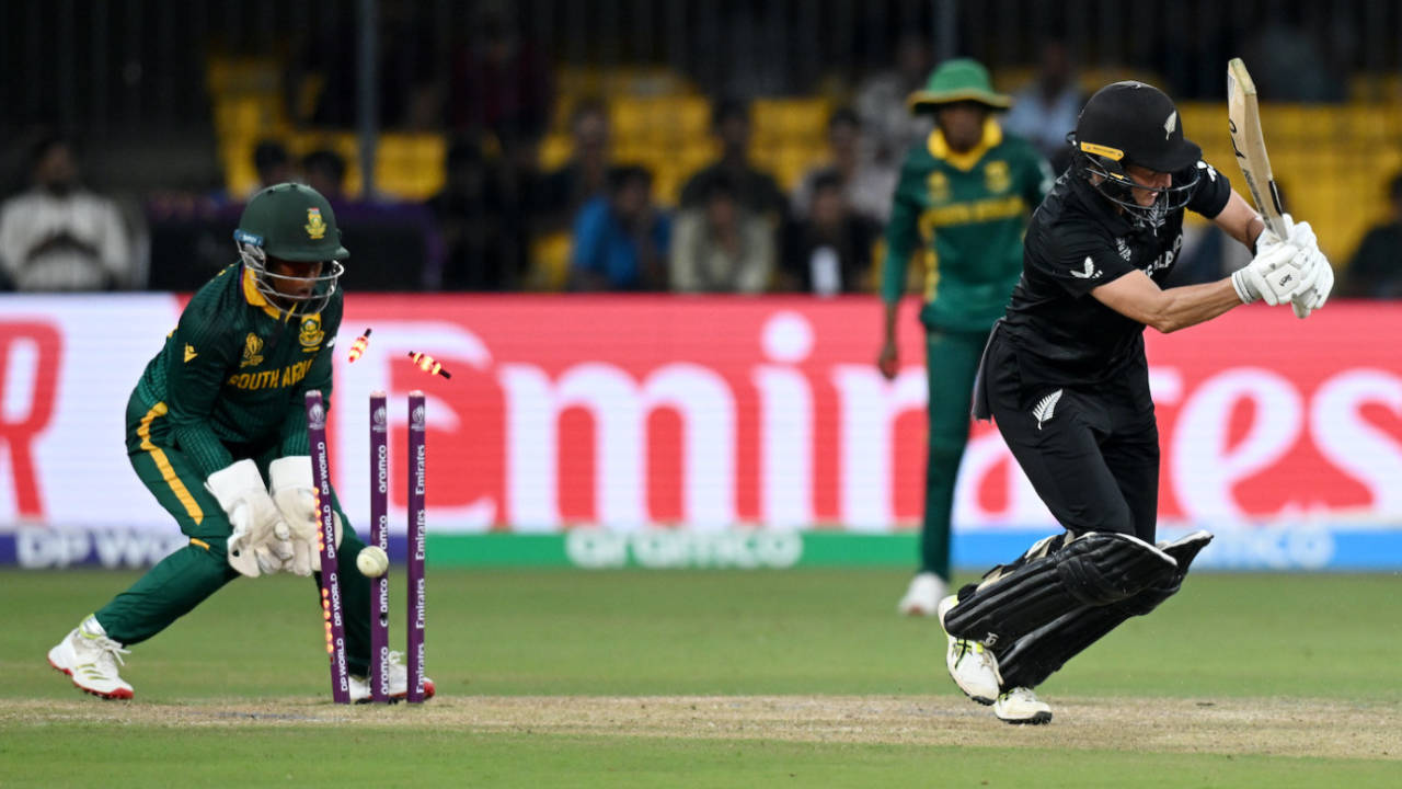 The ball went off Sophie Devine's pads onto the stumps to end her impressive 85, New Zealand vs South Africa, Women's ODI World Cup, Indore, October 6, 2025