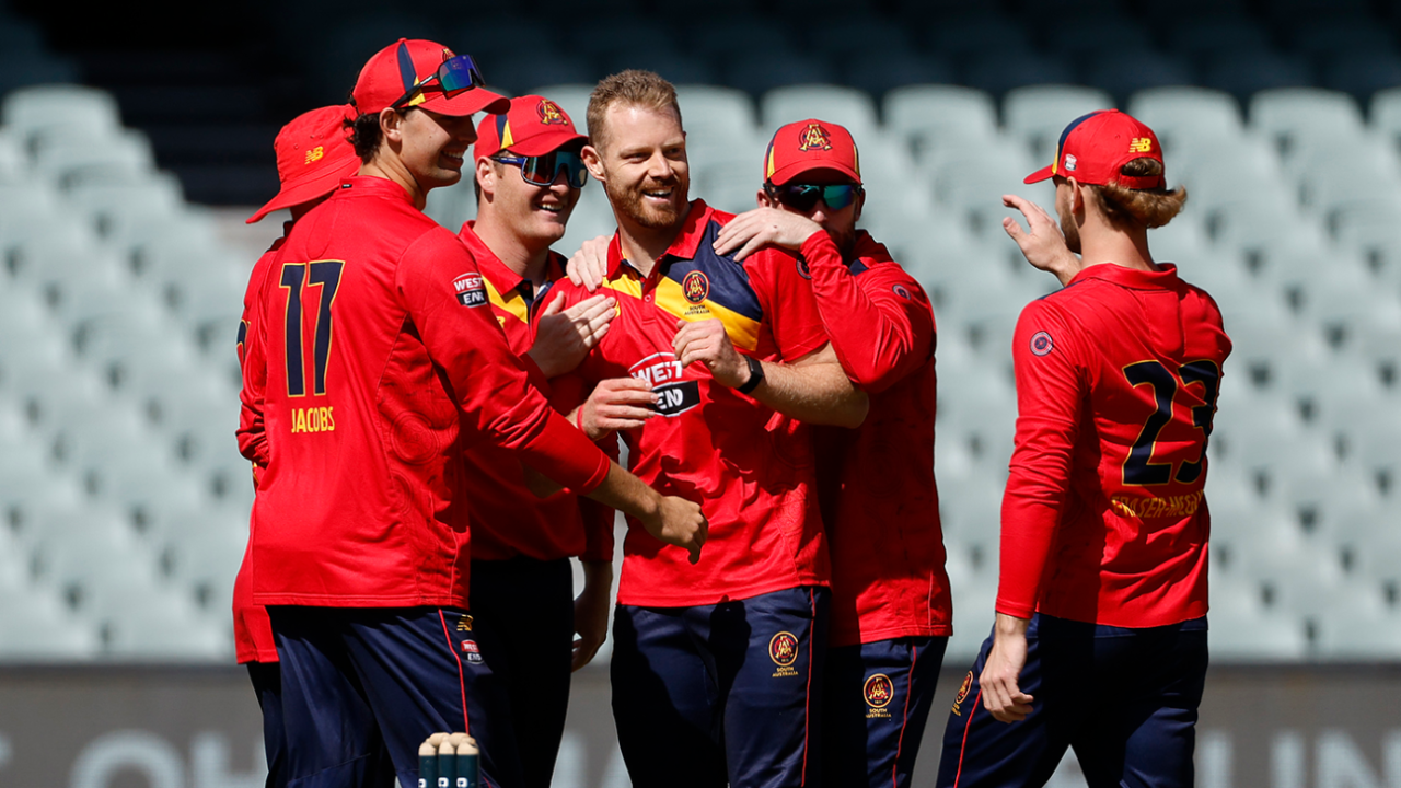Nathan McAndrew (centre) played a key role with the ball, South Australia vs Victoria, One-Day Cup, Adelaide Oval, October 9, 2025