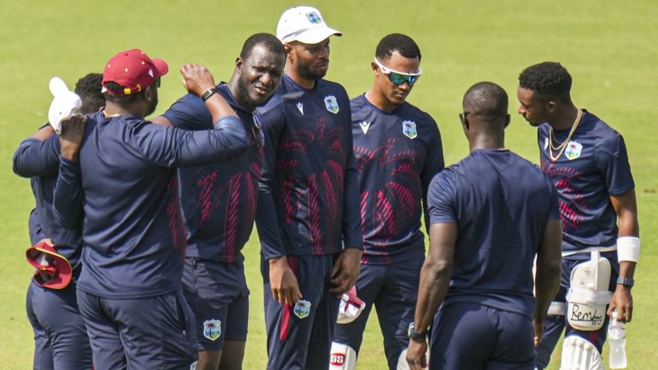 Coach Daren Sammy and captain Roston Chase have a chat with their players, Delhi, October 9, 2025