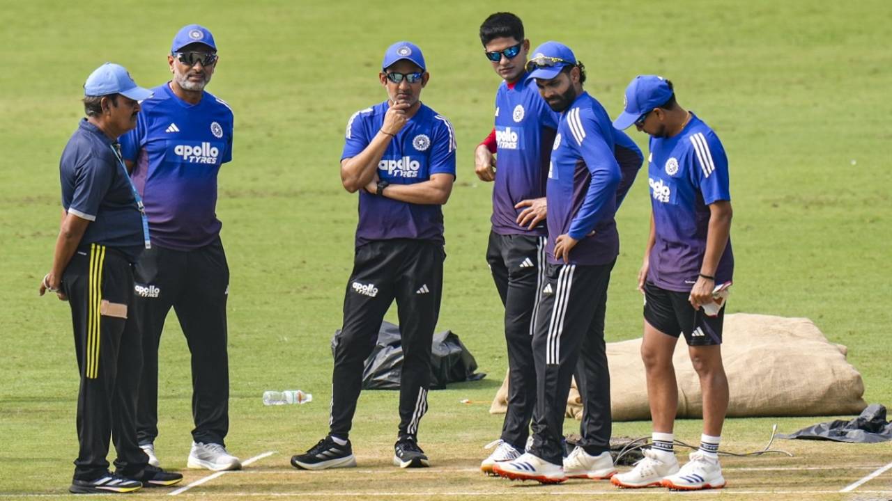Sitanshu Kotak, Gautam Gambhir, Shubman Gill, Ravindra Jadeja and Kuldeep Yadav inspect the Delhi pitch, Delhi, October 9, 2025