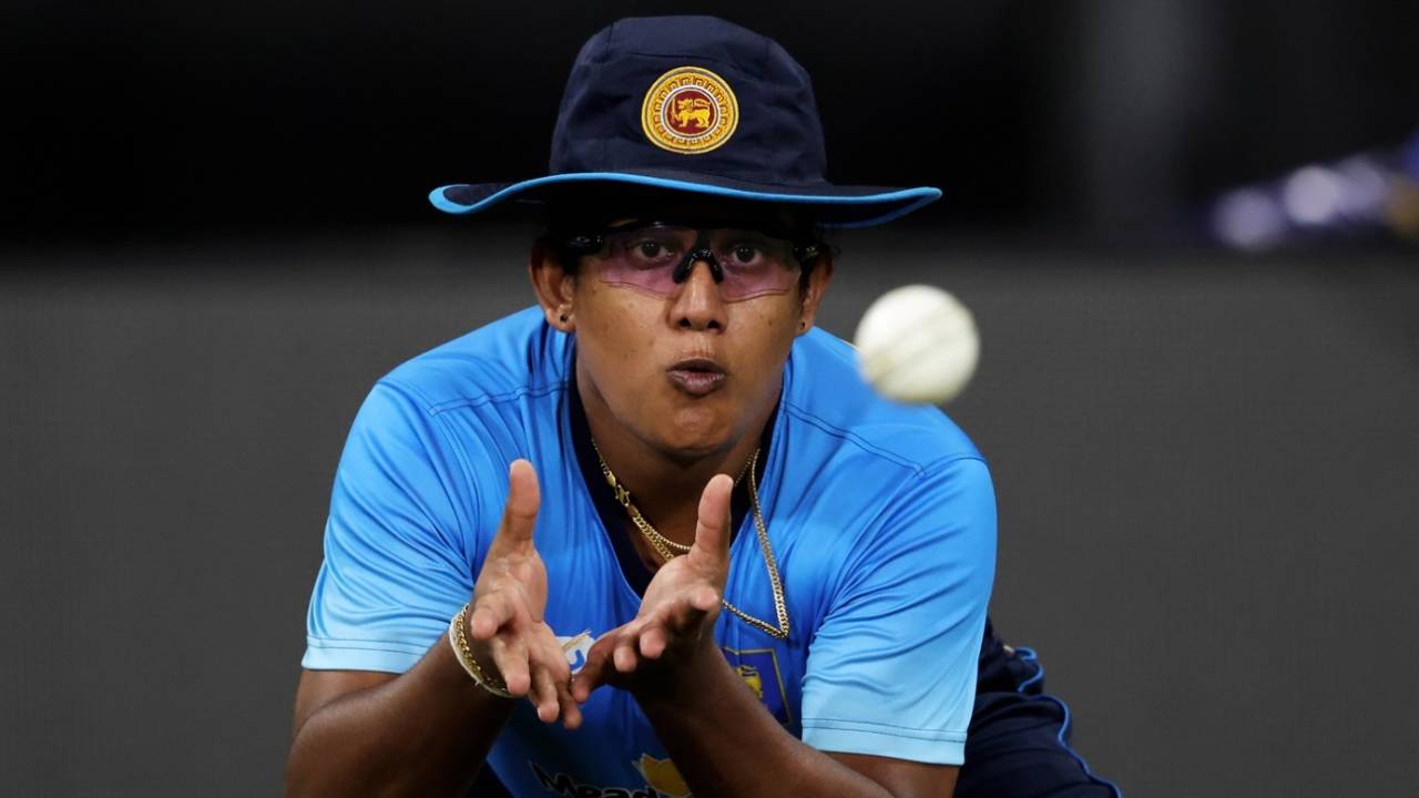 Chamari Athapaththu has eyes on the ball, Sri Lanka vs England, Women's ODI World Cup, Colombo, October 10, 2025