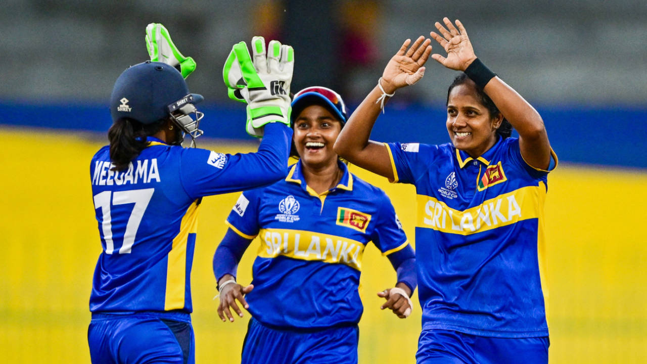 Inoka Ranaweera took two wickets in the same over, England vs Sri Lanka, Women's ODI World Cup, Colombo, October 11, 2025