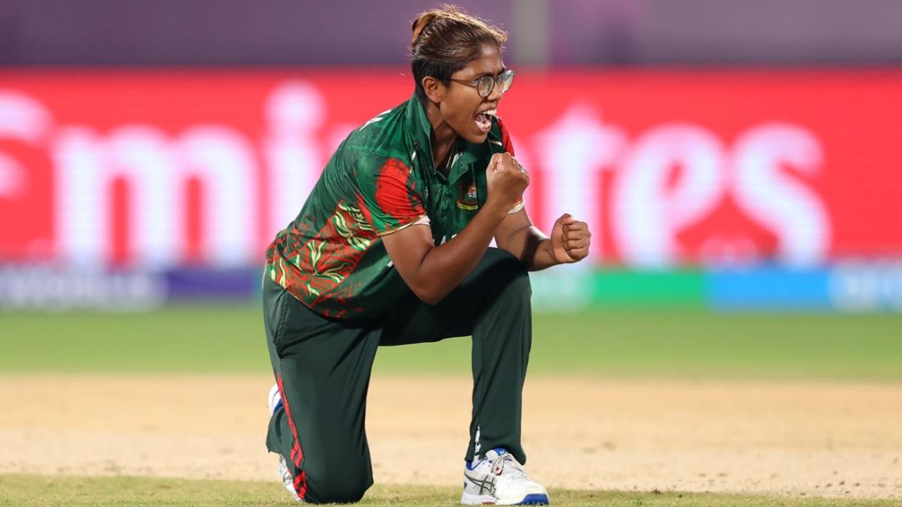 Fahima Khatun exults after bowling Sinalo Jafta, Bangladesh vs South Africa, Women's ODI World Cup, Visakhapatnam, October 13, 2025