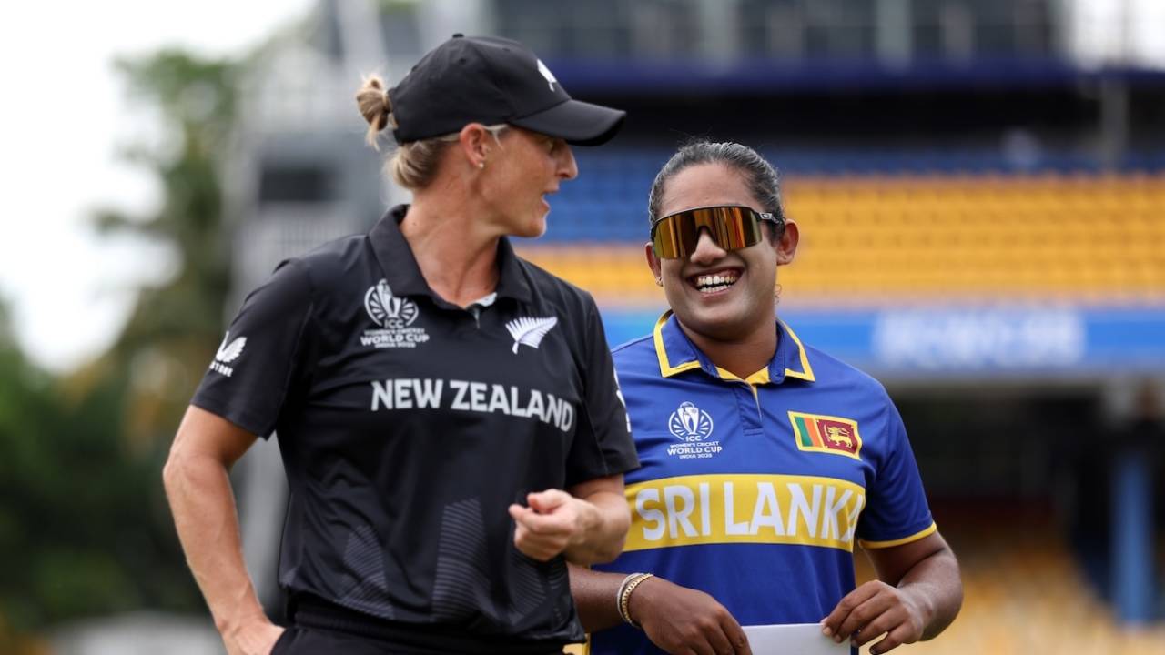 Sophie Devine and Chamari Athapaththu have a chat at the toss, New Zealand vs Sri Lanka, Women's ODI World Cup, Colombo, October 14, 2025