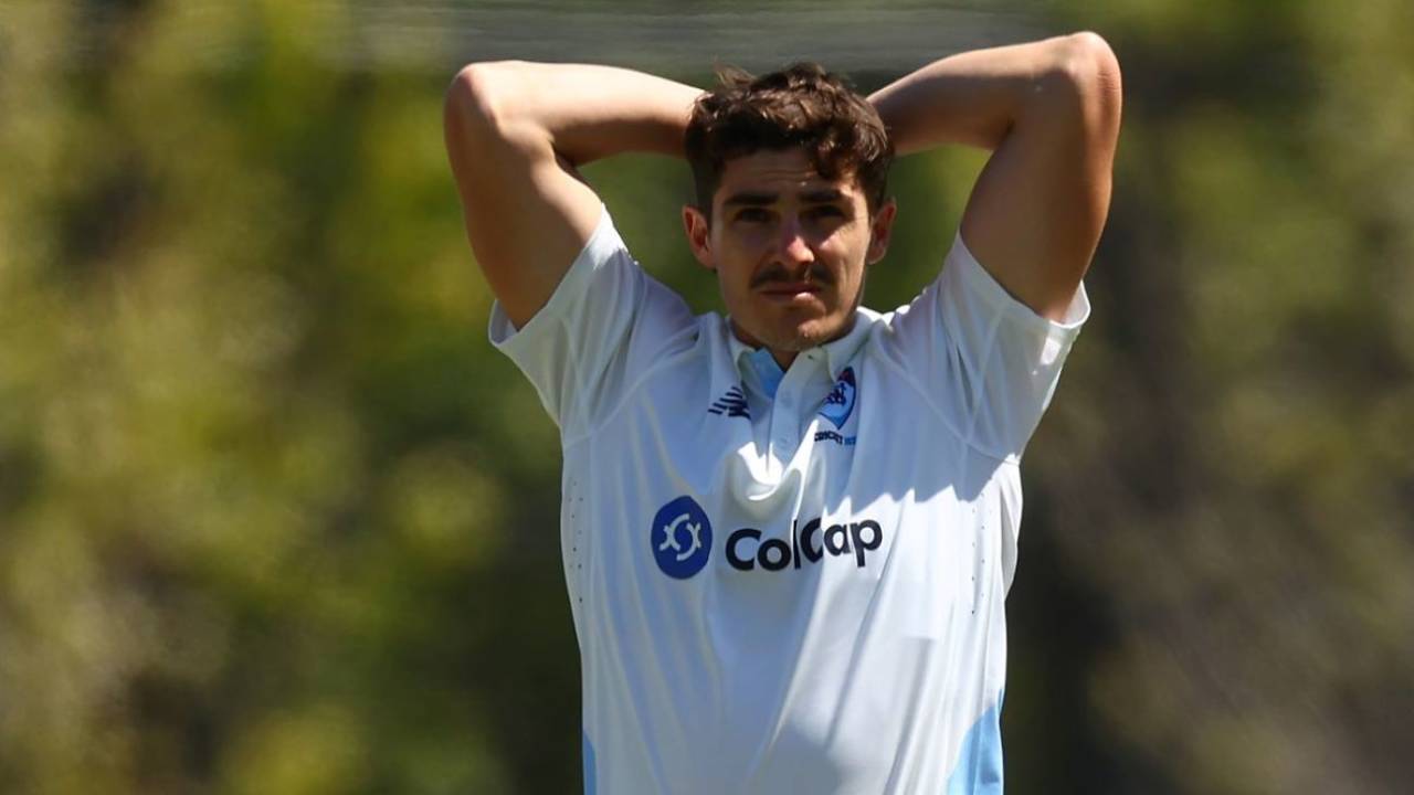 Sean Abbott was the first man subbed out for an injury in Shield cricket, Victoria vs New South Wales, Melbourne, Sheffield Shield, October 15, 2025
