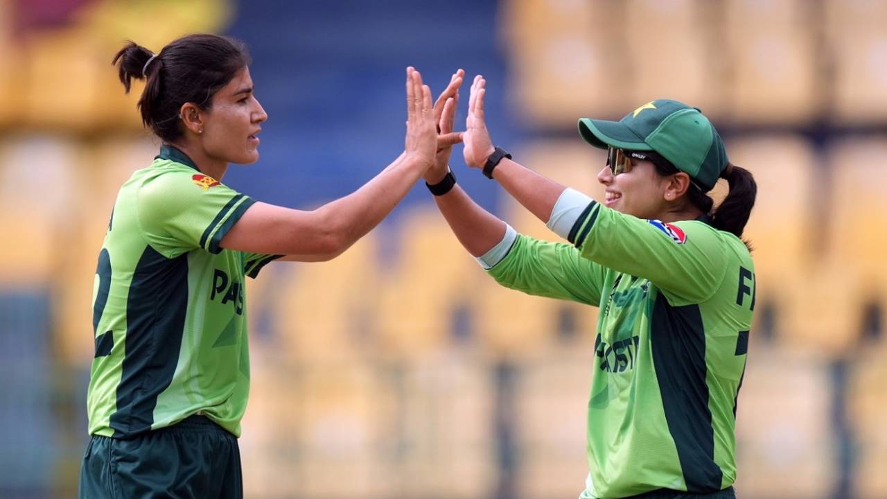 Diana Baig and Fatima Sana both picked up early wickets, England vs Pakistan, Women's World Cup, Colombo, October 15, 2025