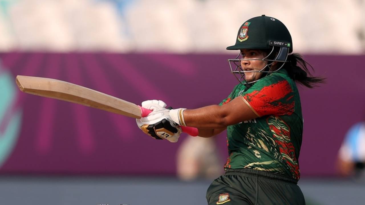 Rubya Haider plays the pull, Australia vs Bangladesh, Women's World Cup, Visakhapatnam, October 16, 2025