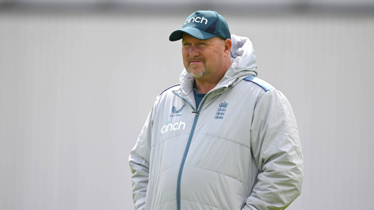 David Saker will work with England's fast bowlers during the upcoming Ashes