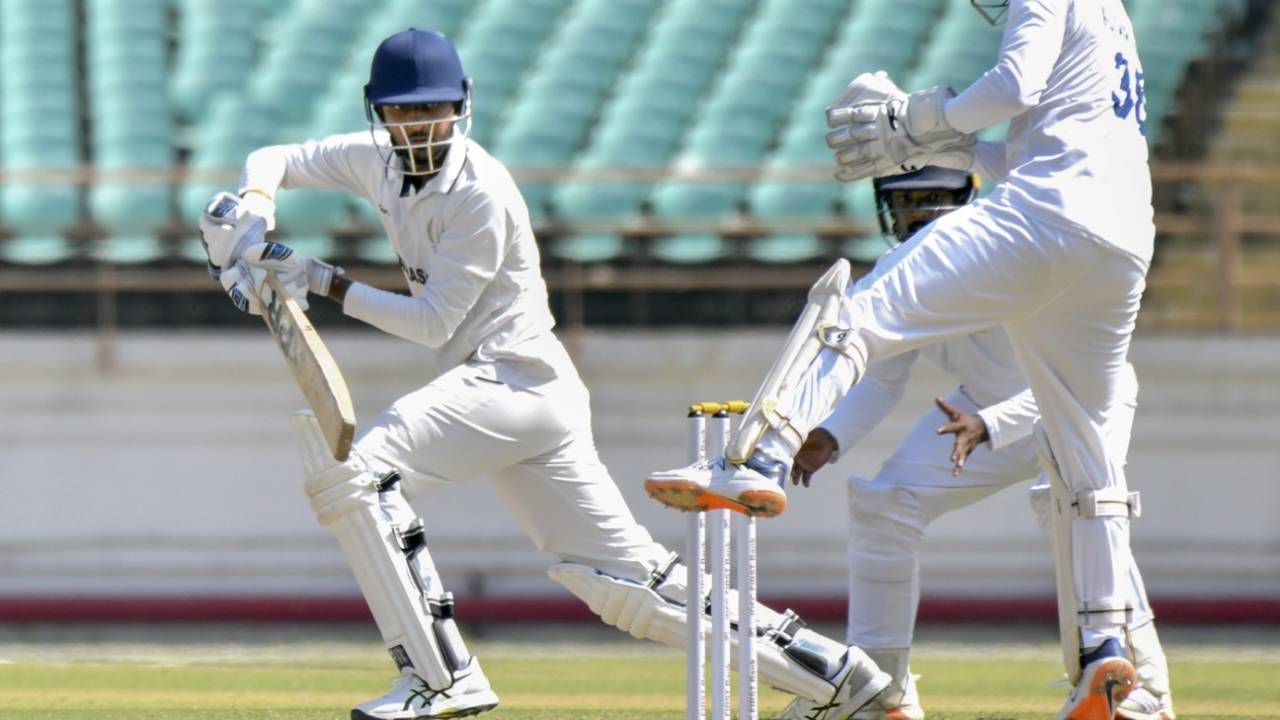 Sammar Gajjar dabs the ball away, Saurashtra vs Karnataka, Ranji Trophy, 3rd day, Rajkot, October 17, 2025