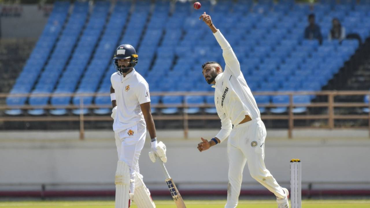 Dharmendrasinh Jadeja tosses one up, Saurasthra vs Karnataka, Ranji Trophy, 1st day, Rajkot, October 15, 2025