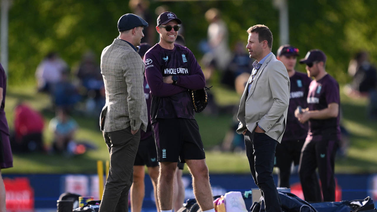 TV commentators Shane Bond and Neil Wagner catch up with their former New Zealand team-mate Tim Southee, now England's bowling coach, New Zealand vs England, 2nd Men's T20I, Hagley Oval, Christchurch, October 20, 2025