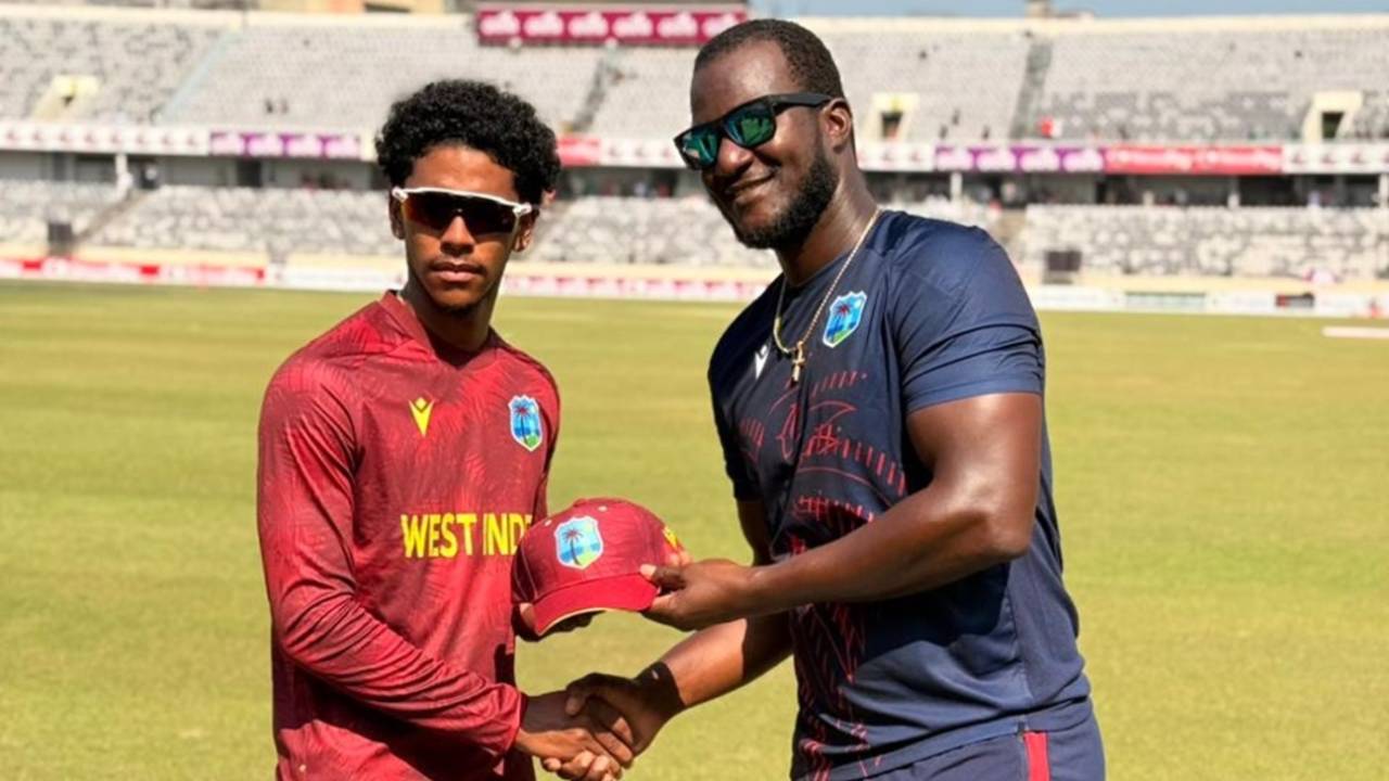 Ackeem Auguste receives his maiden ODI cap from coach Daren Sammy, Bangladesh vs West Indies, 2nd ODI, Mirpur, October 21, 2025