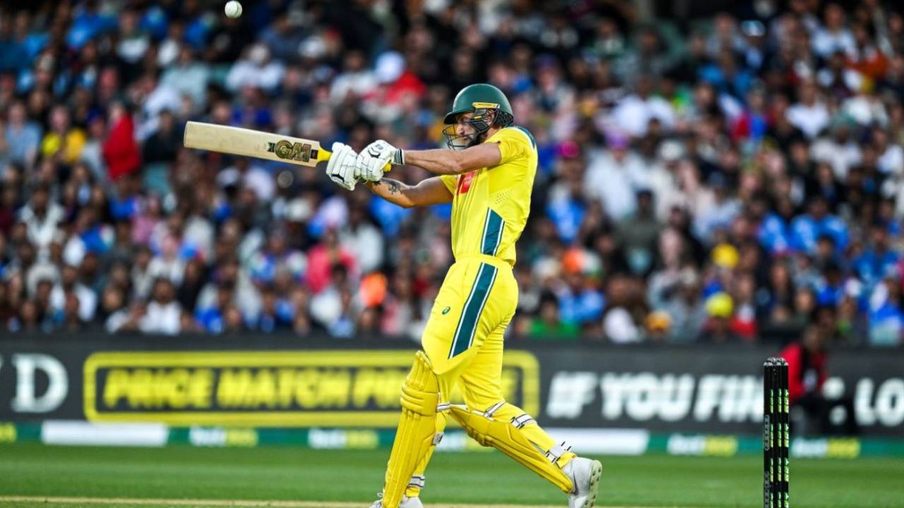 Matthew Short pulls over square leg, Australia vs India, 2nd ODI, Adelaide, October 23, 2025