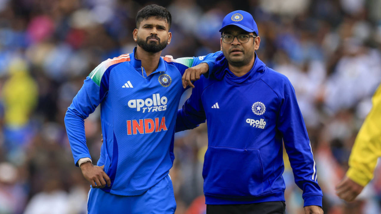 Shreyas Iyer is helped off the ground after taking a pain-causing catch to dismiss Alex Carey, Australia vs India, 3rd ODI, Sydney, October 25, 2025