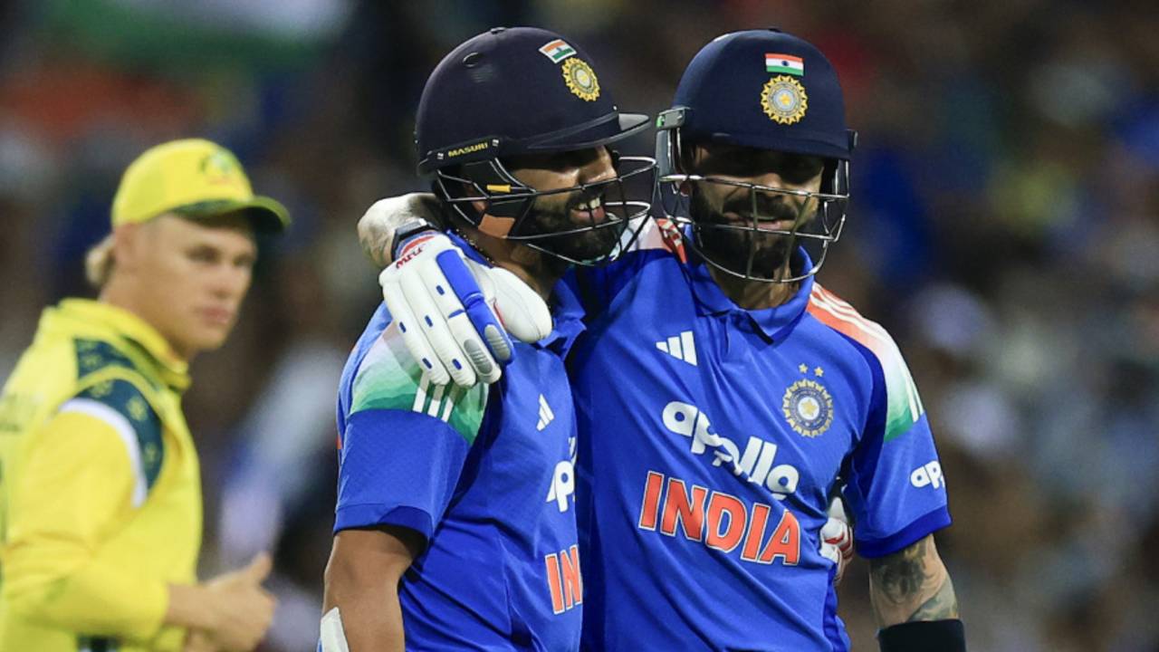 Virat Kohli congratulates centurion Rohit Sharma, Australia vs India, 3rd ODI, Sydney, October 25, 2025