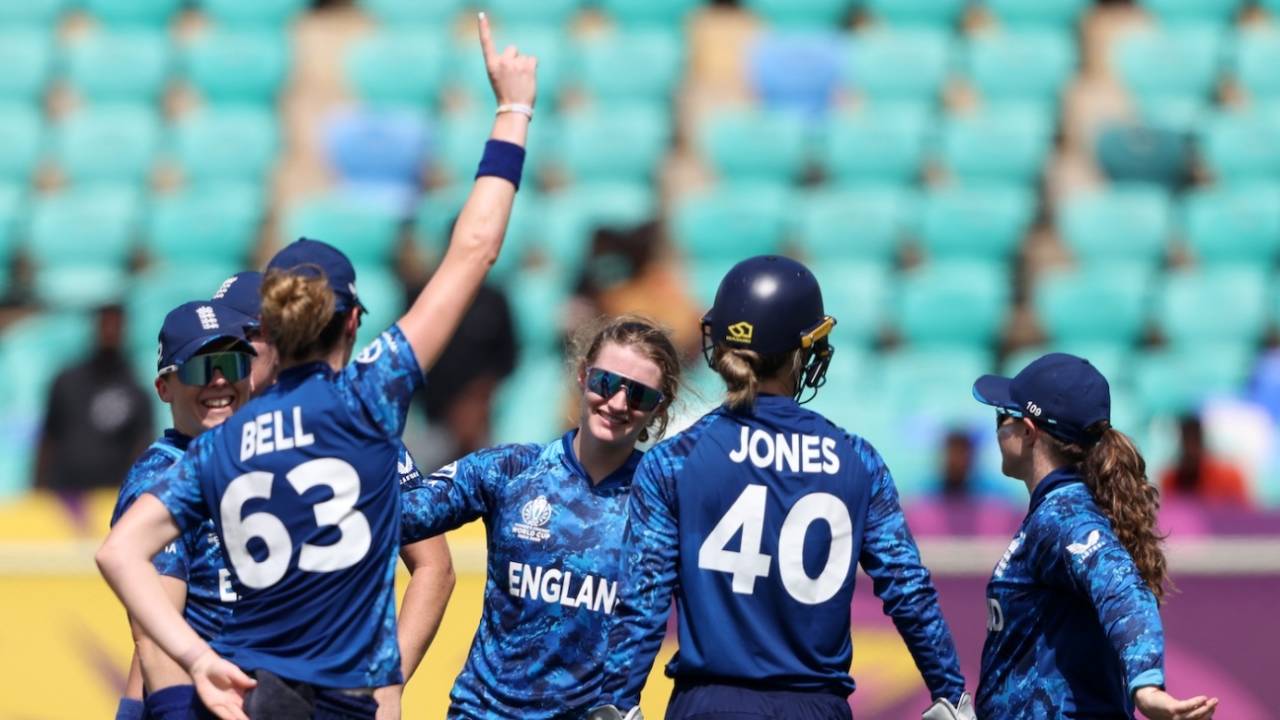 Charlie Dean sent back Georgia Plimmer, England vs New Zealand, Women's World Cup, Visakhapatnam, October 26, 2025
