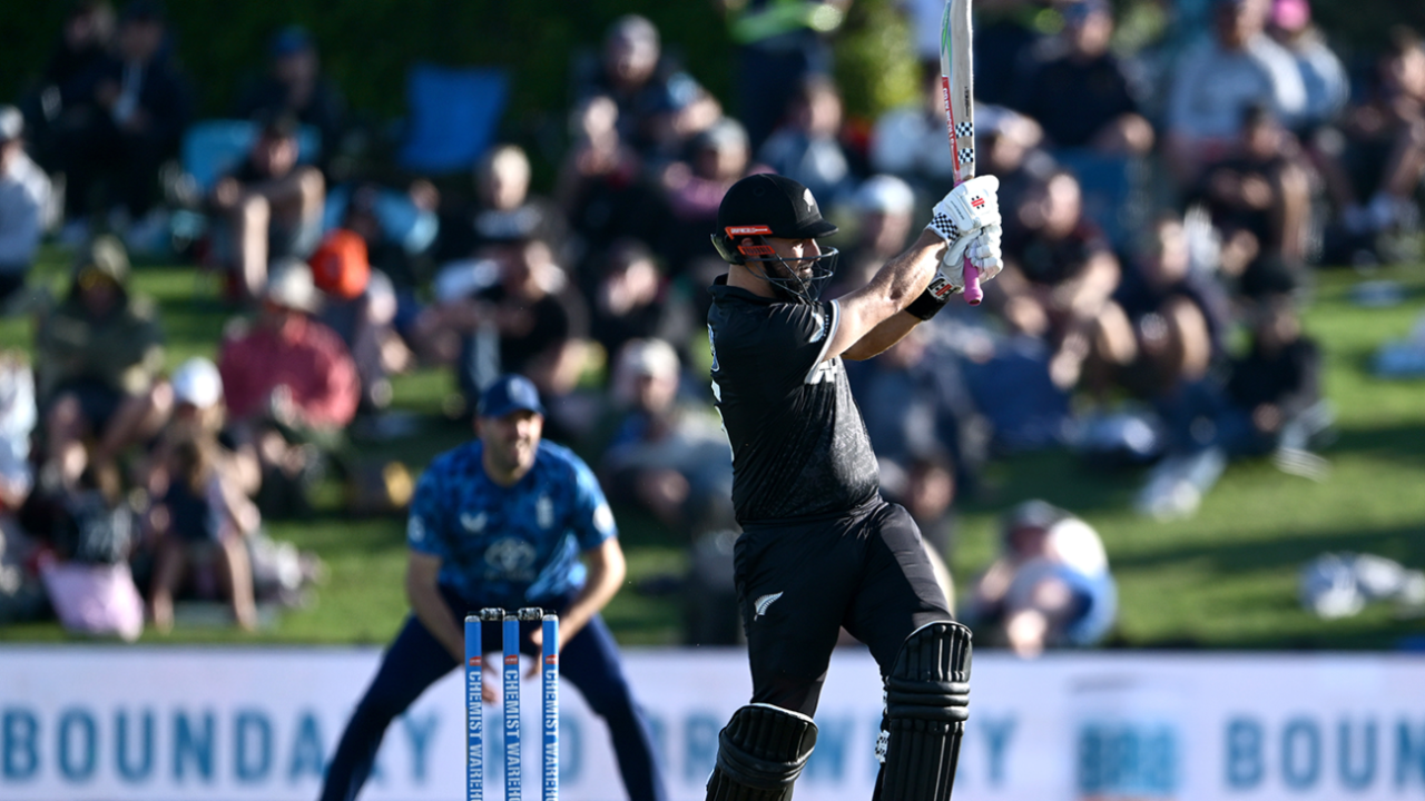 Daryl Mitchell rebuilt New Zealand's chase, New Zealand vs England, 1st ODI, Mount Maunganui, October 26, 2025