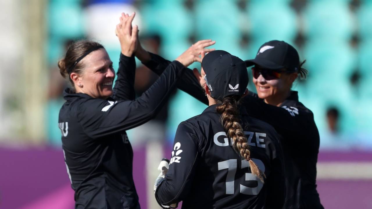 Lea Tahuhu broke the opening partnership, England vs New Zealand, Women's World Cup, Visakhapatnam, October 26, 2025