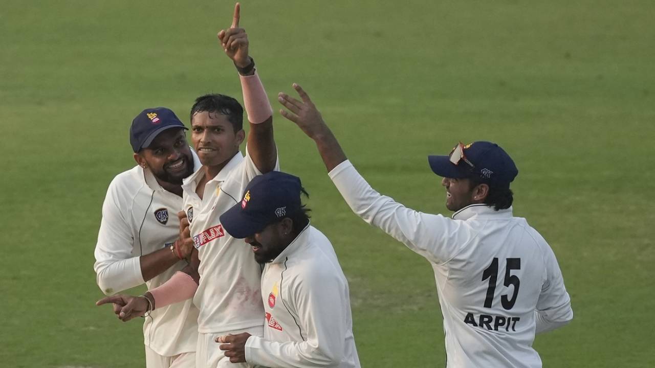 Navdeep Saini picked up two top-order wickets, Delhi vs Himachal Pradesh, Ranji Trophy, Delhi, October 26, 2025