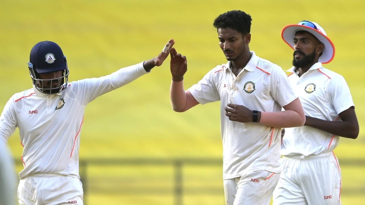 Nachiket Bhute picked up four wickets, Vidarbha vs Jharkhand, Ranji Trophy, Nagpur, October 26