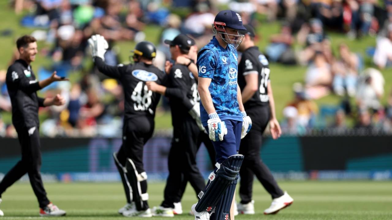 Harry Brook walks back, New Zealand vs England, 2nd ODI, Hamilton, October 29, 2025