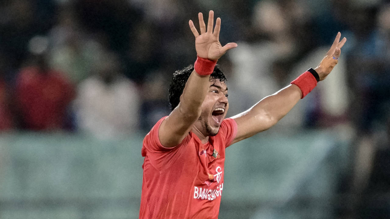 Taskin Ahmed appeals for a wicket, Bangladesh vs West Indies, 2nd T20I, Chattogram, October 29, 2025