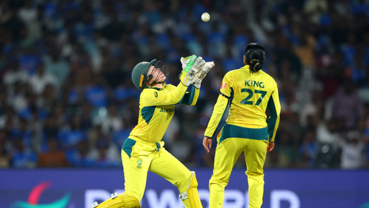 Alyssa Healy right before she dropped a crucial catch, India vs Australia, Women's World Cup semi-final, Navi Mumbai, October 30, 2025

