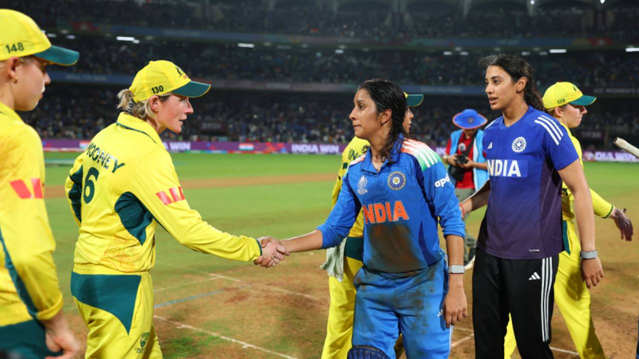 Beth Mooney shakes the hand of Jemimah Rodrigues after her sensational innings, India vs Australia, Women's World Cup semi-final, Navi Mumbai, October 30, 2025

