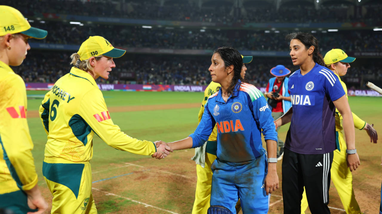 Beth Mooney shakes the hand of Jemimah Rodrigues after her sensational innings, India vs Australia, Women's World Cup semi-final, Navi Mumbai, October 30, 2025
