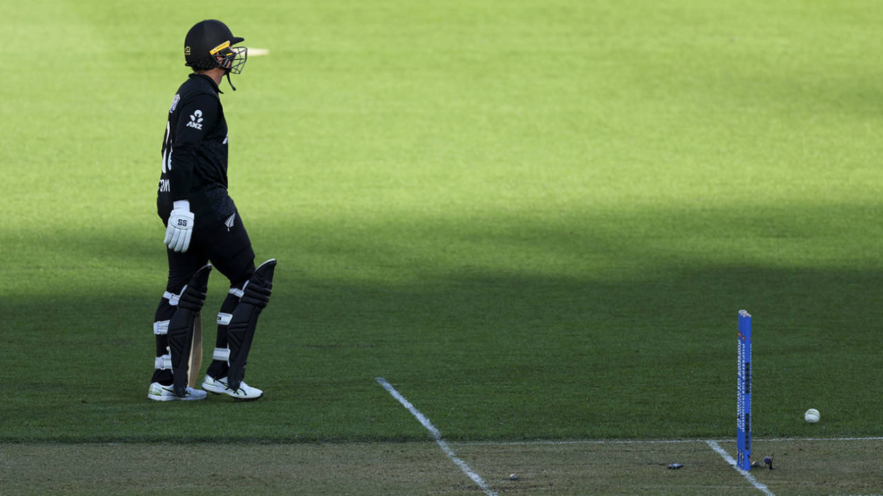 Devon Conway was run out while backing up, New Zealand vs England, 3rd ODI, Wellington, November 1, 2025