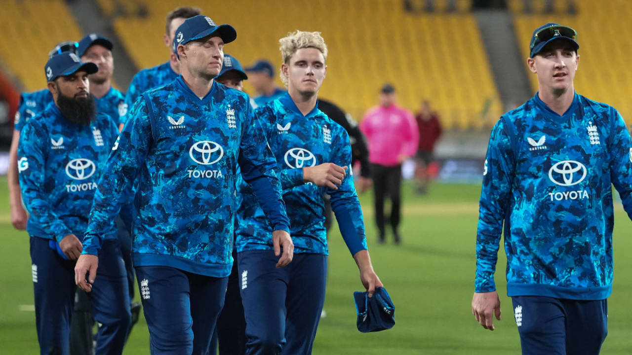 England troop off the field at Wellington after their 3-0 loss to New Zealand, New Zealand vs England, 3rd ODI, Wellington, November 1, 2025