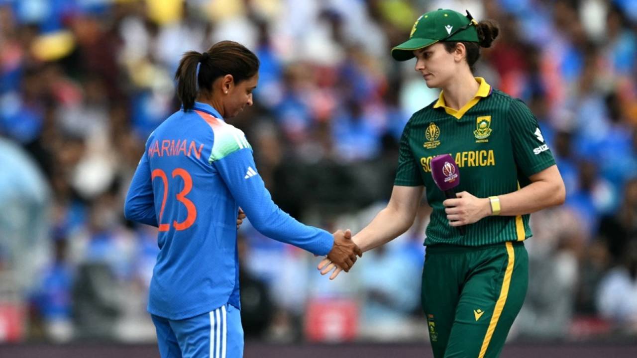 Harmanpreet Kaur and Laura Wolvaardt at the toss, India vs South Africa, Women's World Cup, Final, Navi Mumbai, November 2, 2025