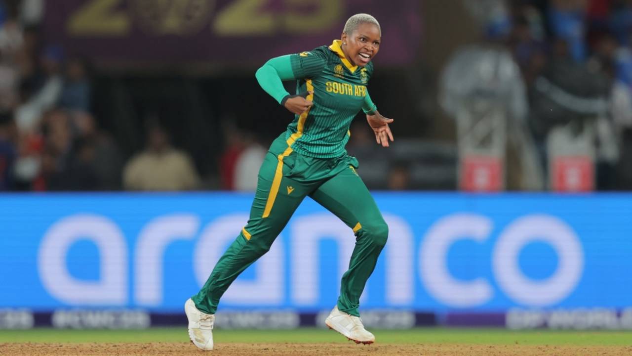 Nonkululeko Mlaba castled Harmanpreet Kaur , India vs South Africa, Women's World Cup final, Navi Mumbai, November 2, 2025