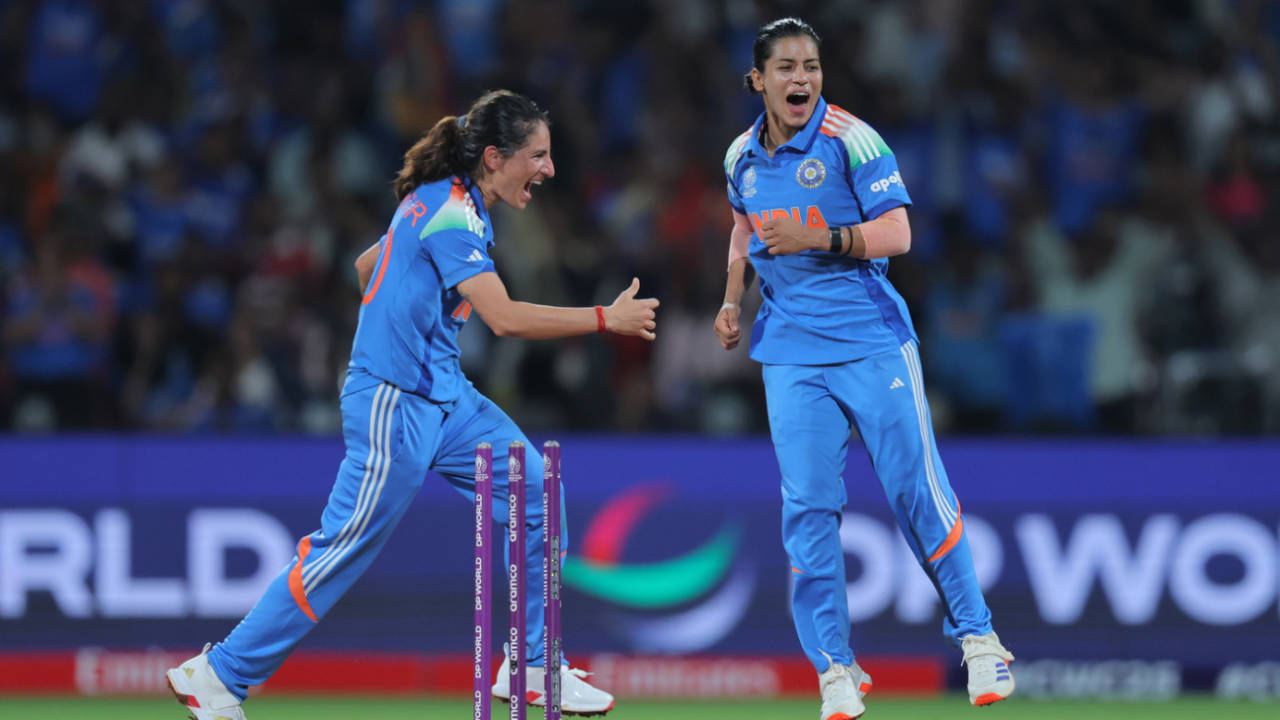 Amanjot Kaur and Renuka Singh celebrate their first wicket, India vs South Africa, Women's World Cup final, Navi Mumbai, November 2, 2025
