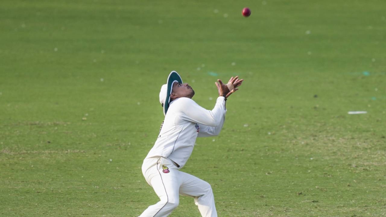 Delhi's Ayush Doseja settles under a catch, Delhi vs Puducherry, Ranji Trophy 2025-26, 2nd day, Delhi, November 2, 2025