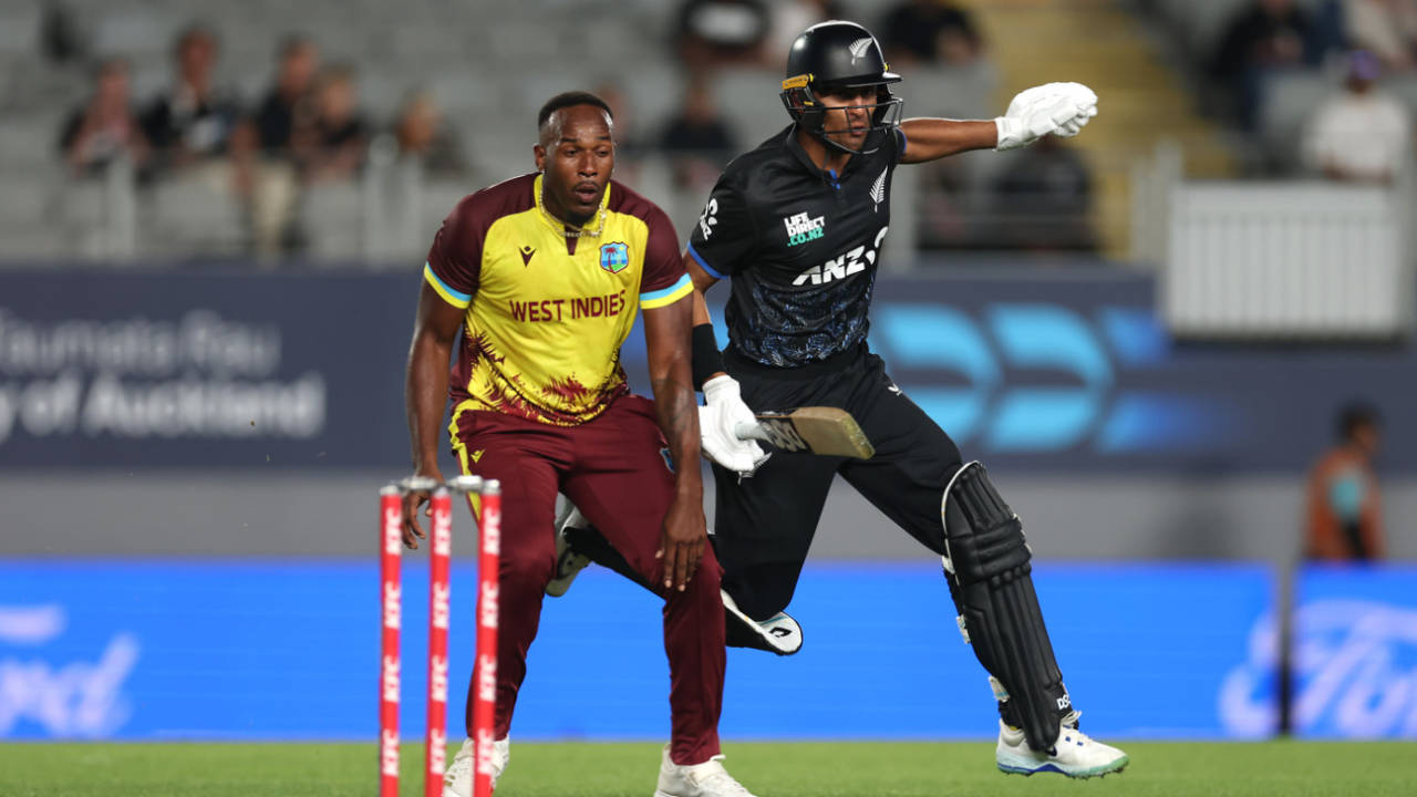 Rachin Ravindra avoids crashing into Matthew Forde, New Zealand vs West Indies, 1st T20I, Auckland, November 5, 2025