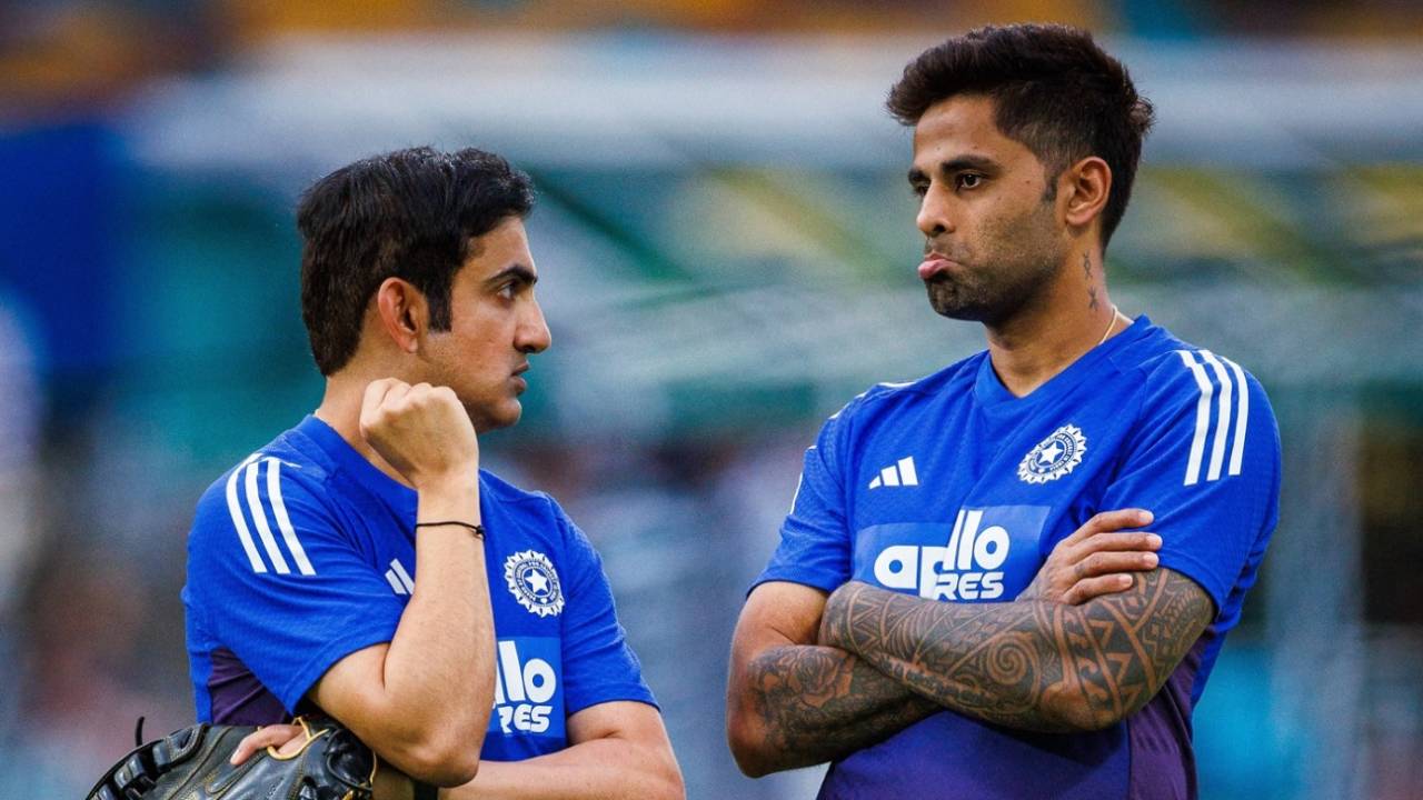 Gautam Gambhir has a chat with Suryakumar Yadav, Australia vs India, 5th T20I, Brisbane, November 8, 2025
