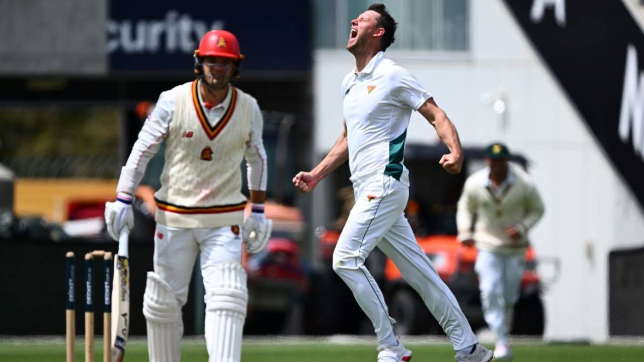 Beau Webster dismissed Alex Carey, Tasmania vs South Australia, Sheffield Shield, Hobart, November 11, 2025